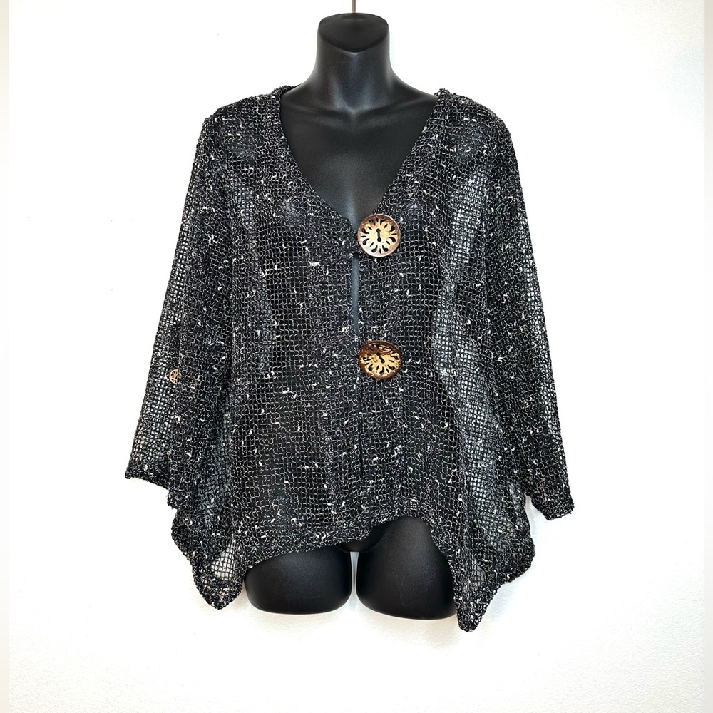Nina Leonard Women’s Blouse XL Black Large Wooden Buttons Art to Wear Lagenlook
